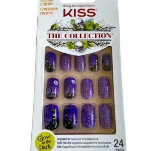 KISS The Collection Limited Edition Glow in the Dark Halloween Nails